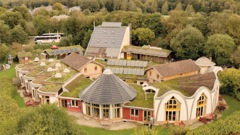 Zementarm bauen mit Lehm & Co.
